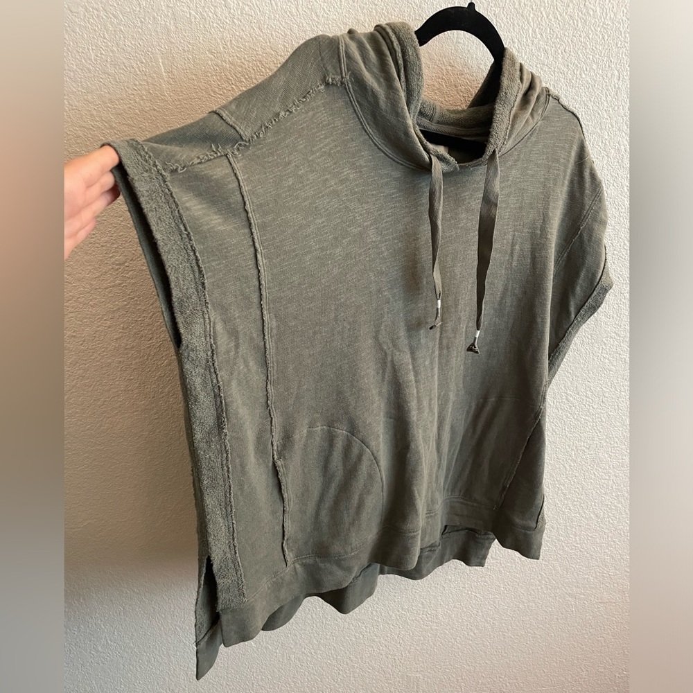 NWT Saturday Sunday Anthropologie Sleeveless Hooded Sweater Olive Green - Picture 2 of 3